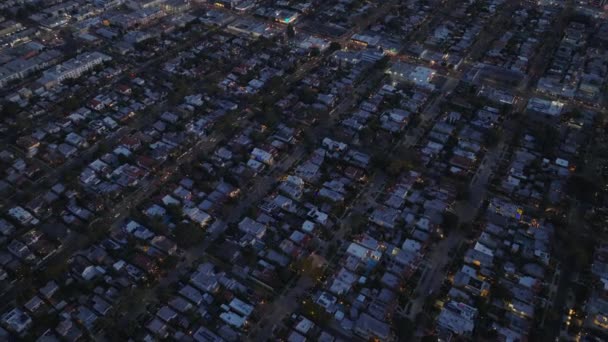 Fila Casas Largo Calles Barrio Urbano Residencial Desde Alturas Ciudad — Vídeo de stock