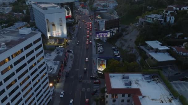 Wysoki Kąt Widzenia Pojazdów Jadących Ulicy Zachodzie Słońca Samochody Zatrzymują — Wideo stockowe