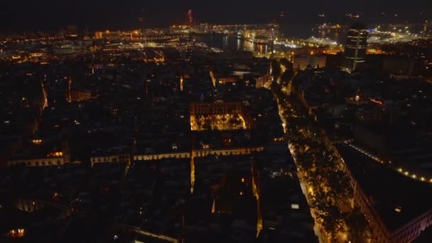Terbang Atas Kota Malam Tempat Bersejarah Placa Reial Dan Jalan — Stok Video