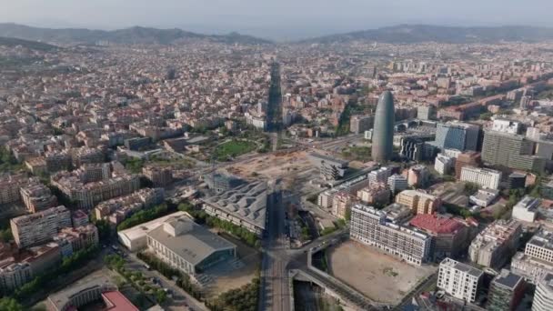 Leri Metropolis Üzerinden Uçar Placa Les Glories Catalanes Meydanında Geniş — Stok video