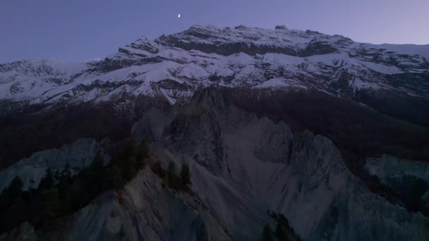 Fliegen Sie Gegen Majestätische Schneebedeckte Bergmassive Himalaya Abendliche Naturkulisse Manang — Stockvideo