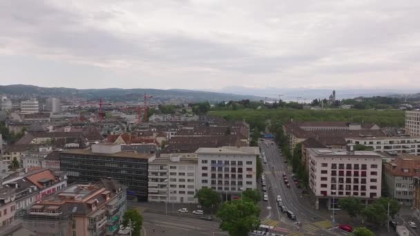 도시의 다양한 Multistorey 아파트는 거리를 취리히 스위스 — 비디오