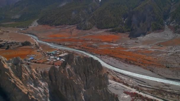 Aus Der Luft Aufschlussreicher Blick Malerisches Tal Mit Flusslauf Und — Stockvideo