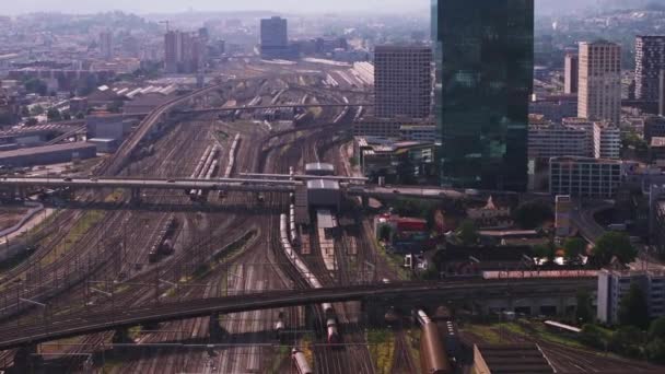 Aerial Slide Pan Footage Traffic Railway Tracks Road Bridge Connecting — Stock Video