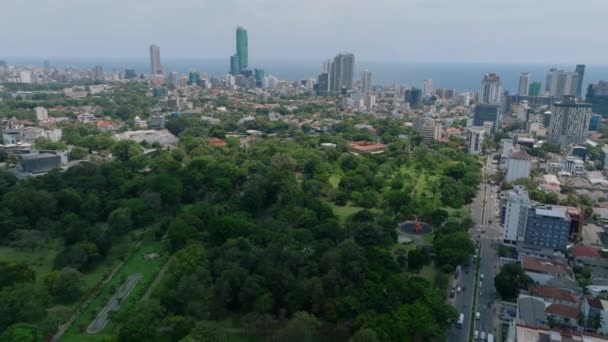 Vista Panorâmica Aérea Bairro Urbano Vegetação Verde Parque Desenvolvimento Cidade — Vídeo de Stock