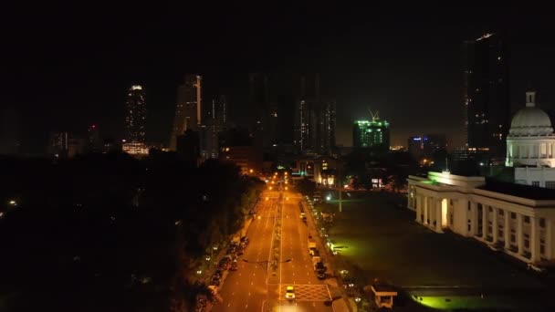 Előre Repülnek Többoldalú Utca Felett Városházán Éjszakai Városi Jelenet Modern — Stock videók