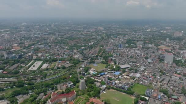 Rekaman Panorama Udara Metropolis Kota Besar Dengan Berbagai Bangunan Lanskap — Stok Video