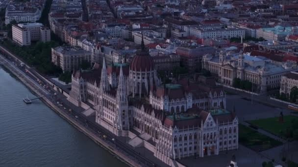 Krásná Historická Budova Orszaghaz Slavný Populární Maďarský Parlament Soumraku Vidět — Stock video