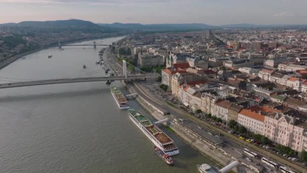 Metropolün Havadan Panoramik Görüntüsü Şehrin Tarihi Kısımlarında Sakince Akan Geniş — Stok video