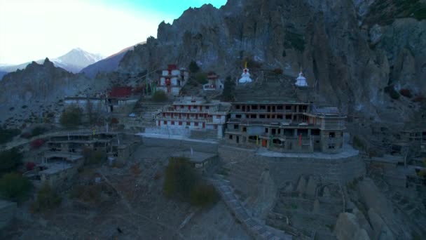Rivelazione All Indietro Resort Hotel Montagna Himalaya Edifici Tradizionali Costruiti — Video Stock
