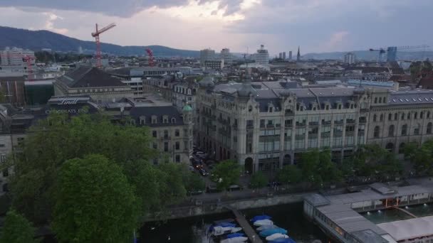 Scivolo Aereo Panoramica Case Storiche Palazzi Sul Lungomare Tramonto Zurigo — Video Stock