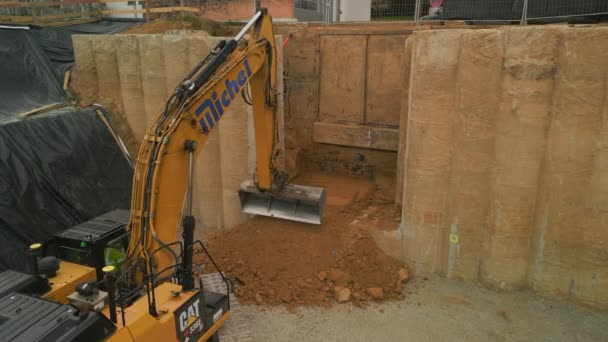 Voar Torno Máquinas Local Construção Trabalho Escavação Nível Solo Frankfurt — Vídeo de Stock