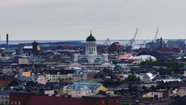Zjeżdżalnia Lotnicza Zdjęcie Wieży Słynnej Katedry Helsińskiej Główny Punkt Turystyczny — Wideo stockowe