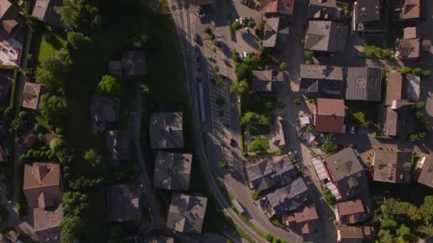 Κορυφή Κάτω Πλάνα Από Σπίτια Και Τους Δρόμους Στην Πόλη — Αρχείο Βίντεο