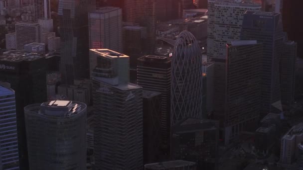 Skupina Moderních Výškových Kancelářských Budov Futuristické Obchodní Čtvrti Defense Při — Stock video