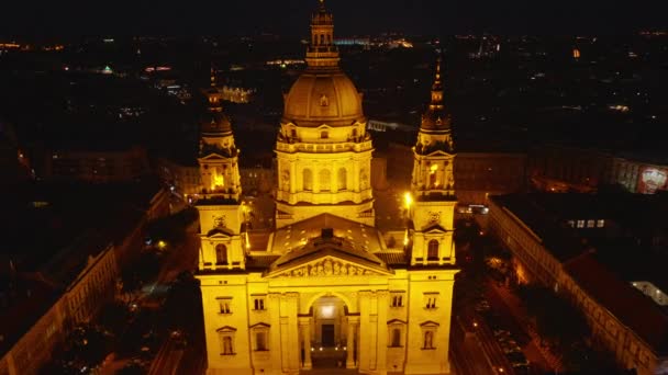 Forwards Fly Szent Istvan Bazilika Large Illuminated Church Tall Towers — Stock Video