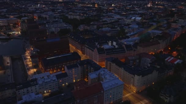 Vista Aérea Cinematográfica Los Edificios Ciudad Nocturna Calles Iluminadas Barrio — Vídeos de Stock