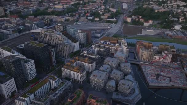 Şehrin Modern Şehir Gelişiminin Havadan Görüntüsü Şehir Merkezindeki Çok Katlı — Stok video