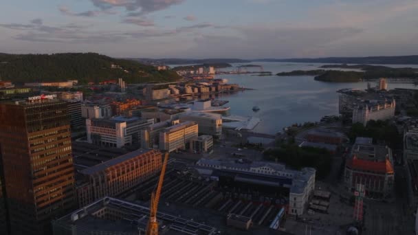 Budovy Městě Zlatou Hodinu Moderní Design Operahuset Oslo Nábřeží Letecký — Stock video