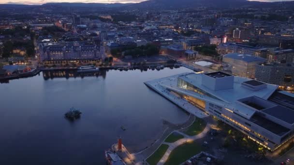 Magas Látószögű Kilátás Víz Öbölben Sétány Körül Futurisztikus Opera House — Stock videók