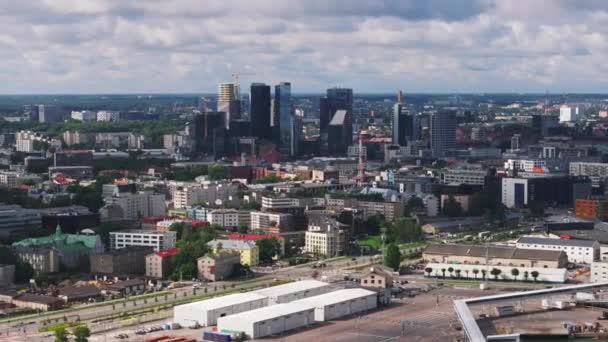 Grupa Nowoczesnych Wysokich Budynków Biznesowych Dzielnicy Miejskiej Panoramiczny Widok Miasto — Wideo stockowe