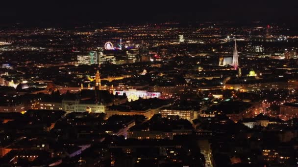 Imágenes Aéreas Diapositivas Panorámicas Vistas Iluminadas Centro Ciudad Rathaus Burgtheater — Vídeos de Stock