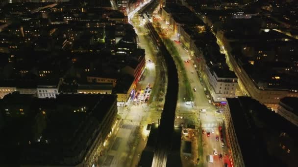 Vue Angle Élevé Rue Large Éclairée Avec Des Pistes Ubahn — Video