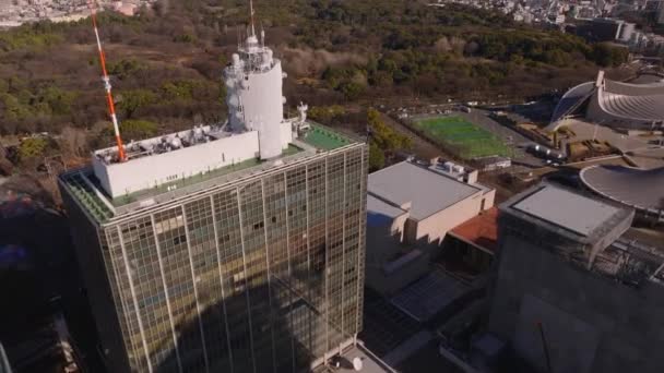 Високий Кут Огляду Багатоповерхової Будівлі Антенами Зверху Нахил Відкриває Велике — стокове відео