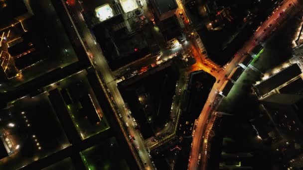 Nagranie Odgórnego Panningu Rozwoju Miasta Miejskiej Dzielnicy Oświetlone Ulice Świecące — Wideo stockowe