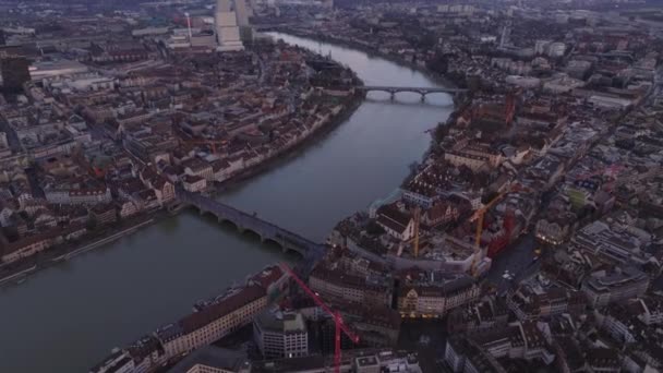 Vedere Înaltă Clădirilor Istorice Podului Din Orașul Vechi Înclinată Dezvăluie — Videoclip de stoc