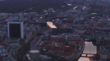 Berlins Friedrichstadt ve Tiergarten 'in hava manzarası Alman başkentinin mimari güzelliğini vurguluyor..