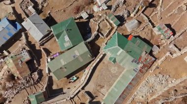 Nepal 'in Khumbu bölgesindeki Everest Ana Kampı' na giden yürüyüşçüler ve tırmanışçılar için popüler bir durak olan Shomare köyü..