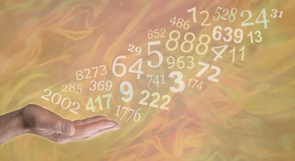 Złoty Płynący Koncepcja Numerologia Mężczyzna Otwarta Dłoń Dłoni Losowych Liczb — Zdjęcie stockowe