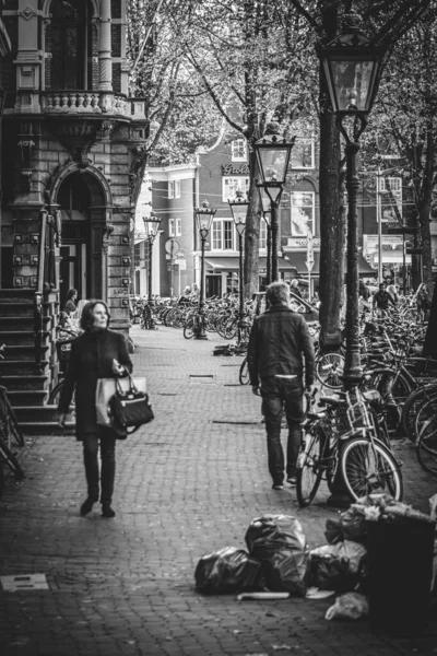 Amsterdam Netherlands October 2017 People Walking Streets Amsterdam Black White — Foto Stock
