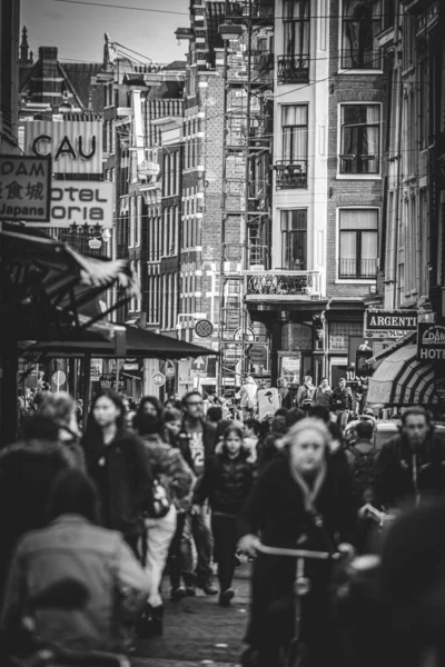 Amsterdam Netherlands October 2017 People Walking Streets Amsterdam Black White — Foto Stock