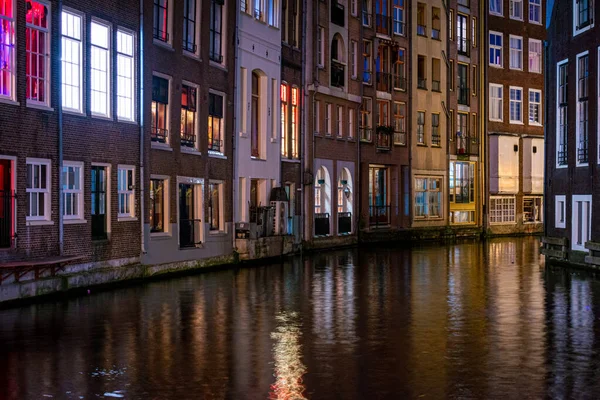 Lunga Esposizione Canale Amsterdam Paesi Bassi Luci Belle Colorate Durante — Foto Stock