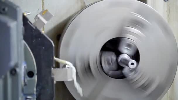 Máquina Torno Cnc Hace Que Detalle Metal Fábrica Procesamiento Metales — Vídeo de stock