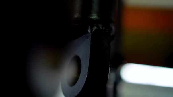 Geschilderde Hydraulische Cilinders Worden Klaargemaakt Voor Verpakking — Stockvideo