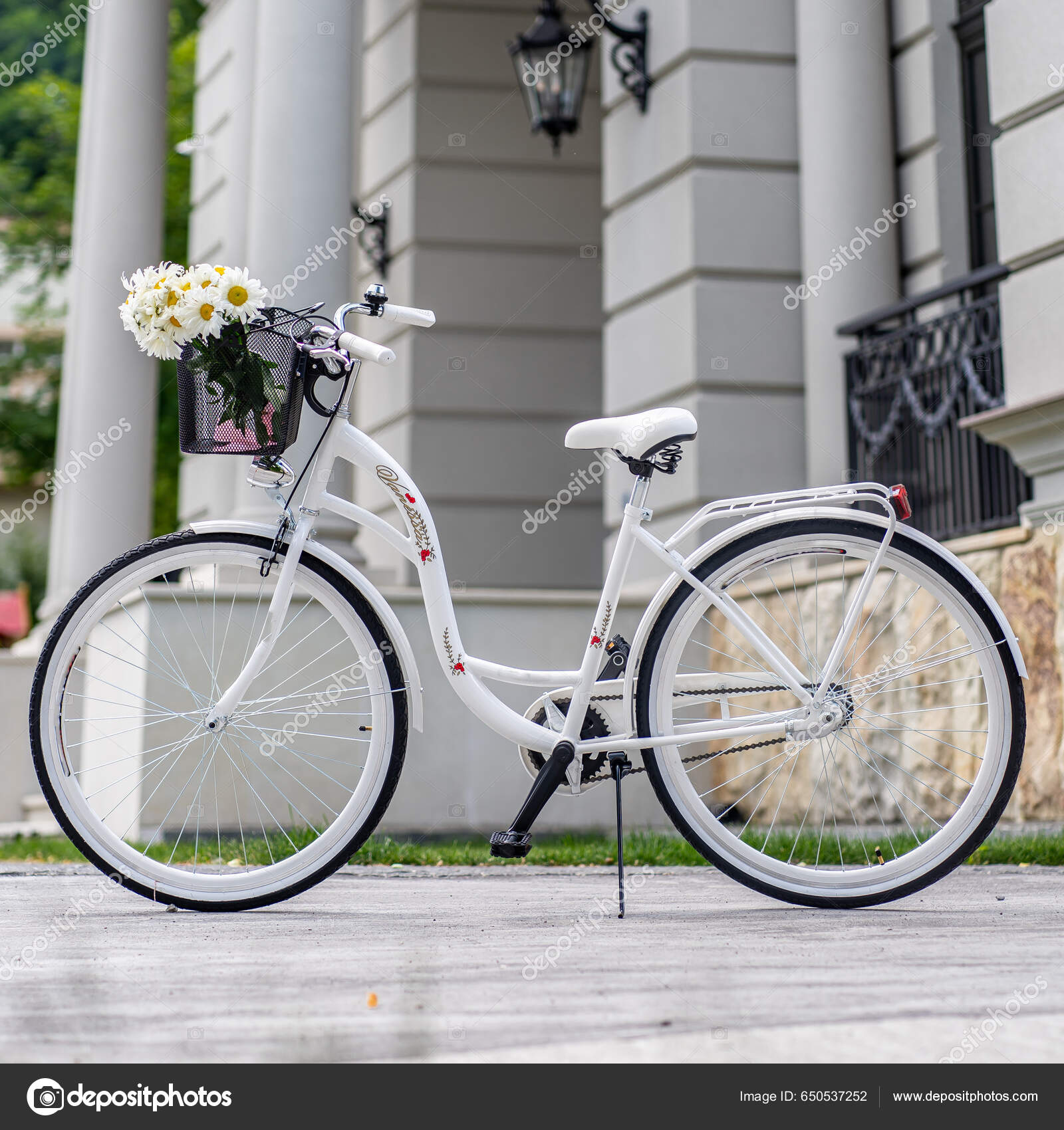 Side Udsigt Moderne Urban City Cykel Eller Cykel Til Gaden — Stock-foto ©  lvivjanochka #650537252