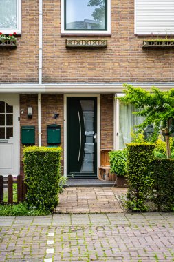 Tipik Hollanda kapısı. Hollanda mimarisi, Hollanda 'da bir kapı. Hollanda kapısı