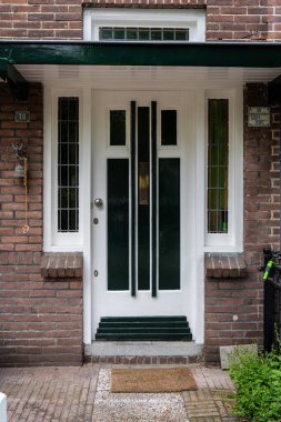 Tipik Hollanda kapısı. Hollanda mimarisi, Hollanda 'da bir kapı. Hollanda kapısı