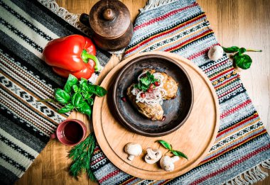 Arap mutfağı: Orta Doğu geleneksel öğle yemeği. Ayrıca Ramazan ayındayız 