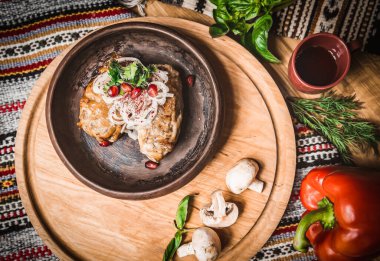 Arap mutfağı: Orta Doğu geleneksel öğle yemeği. Ayrıca Ramazan ayındayız 