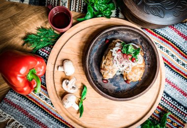 Arap mutfağı: Orta Doğu geleneksel öğle yemeği. Ayrıca Ramazan ayındayız 