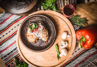 Arap mutfağı: Orta Doğu geleneksel öğle yemeği. Ayrıca Ramazan ayındayız 