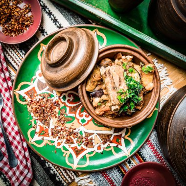 Arap mutfağı; Mısır geleneksel doldurulmuş güvercini veya 