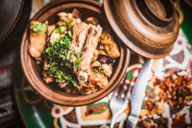 Arap mutfağı; Mısır geleneksel doldurulmuş güvercini veya 