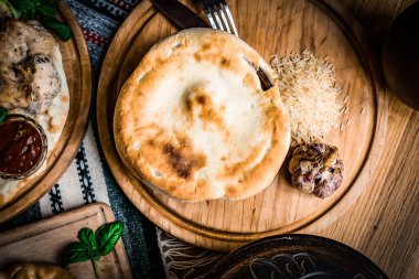 Arap mutfağı: Orta Doğu geleneksel öğle yemeği. Ayrıca Ramazan ayındayız 