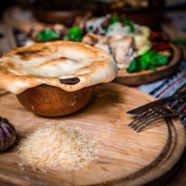 Arap mutfağı: Orta Doğu geleneksel öğle yemeği. Ayrıca Ramazan ayındayız 