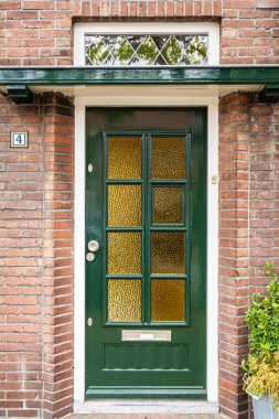 Tipik Hollanda kapısı. Hollanda mimarisi, Hollanda 'da bir kapı. Hollanda kapısı